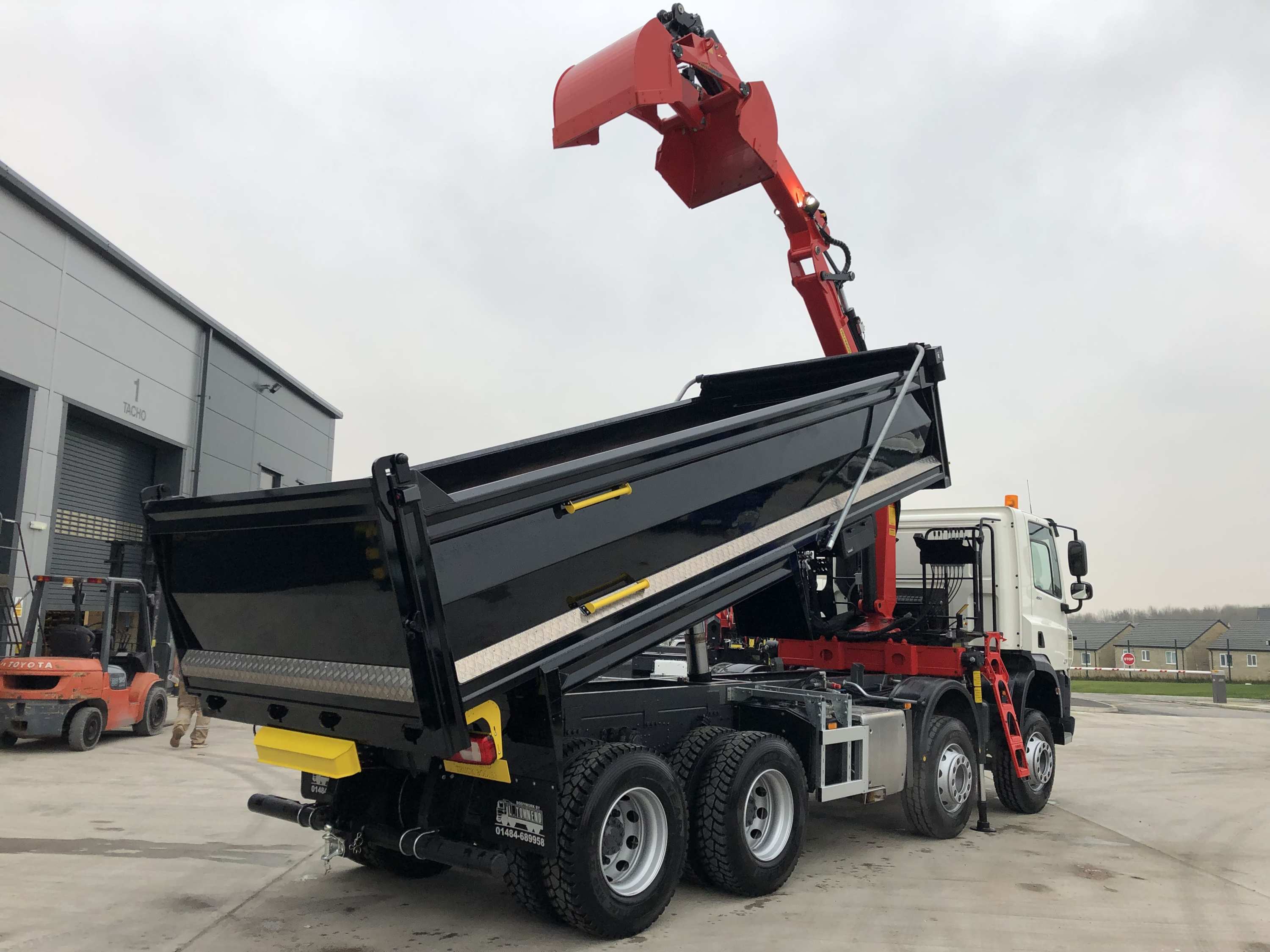 Muck away service team in London